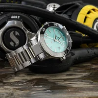 Tropical Diver detail